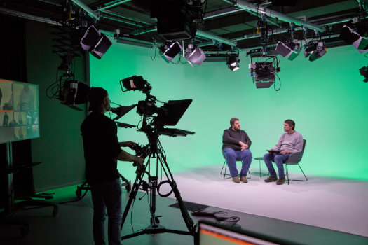 Beispielaufbau: Interview, 2 Personen sitzend